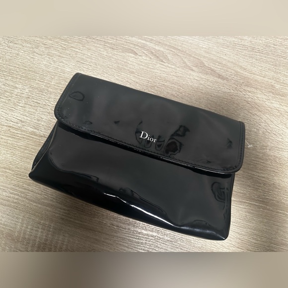 DIOR CLUTCH, MULTI-COMPARTMENT BAG WITH SIGNATURE “D” hanging from zipper pull - Picture 2 of 13